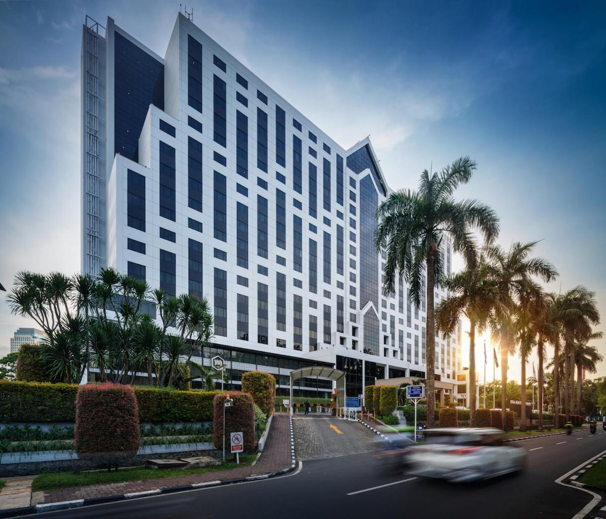 Century Park Hotel Jakarta Exterior photo